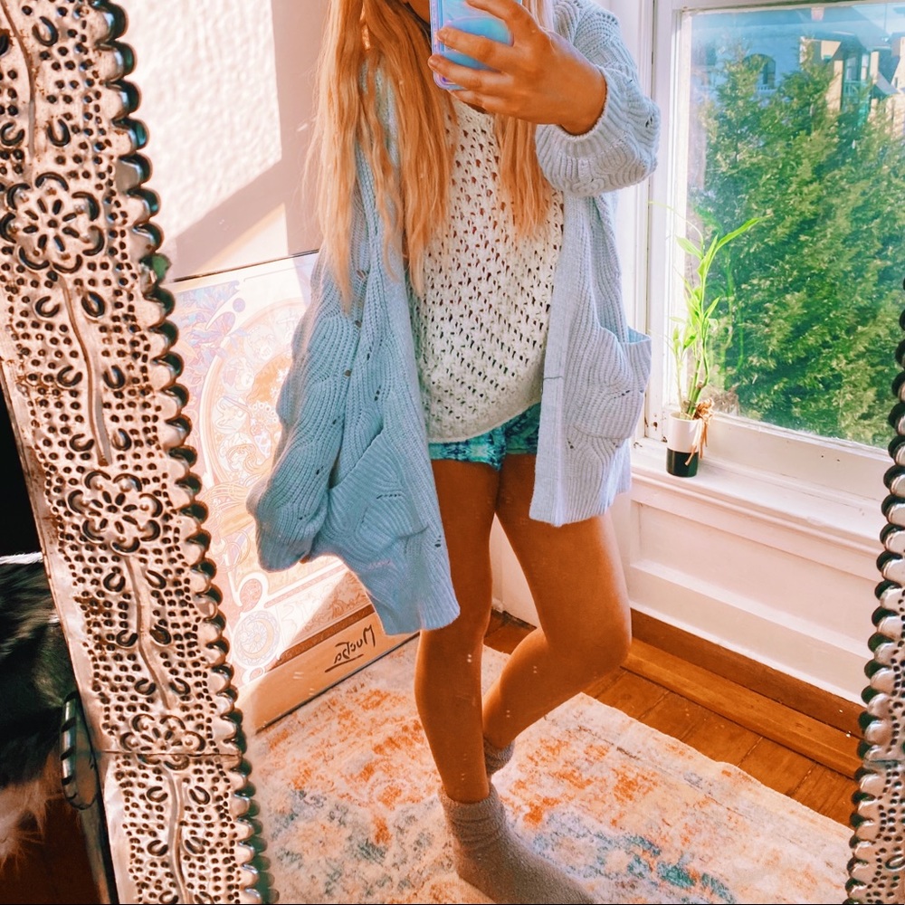 Sold on M/ Baby Blue Chunky Scalloped Gemini Cardi 💎🔮 - Picture 2 of 4